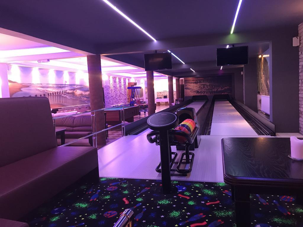 奥库斯基格兰德罗泽维耶酒店 Jastrzębia Góra 外观 照片